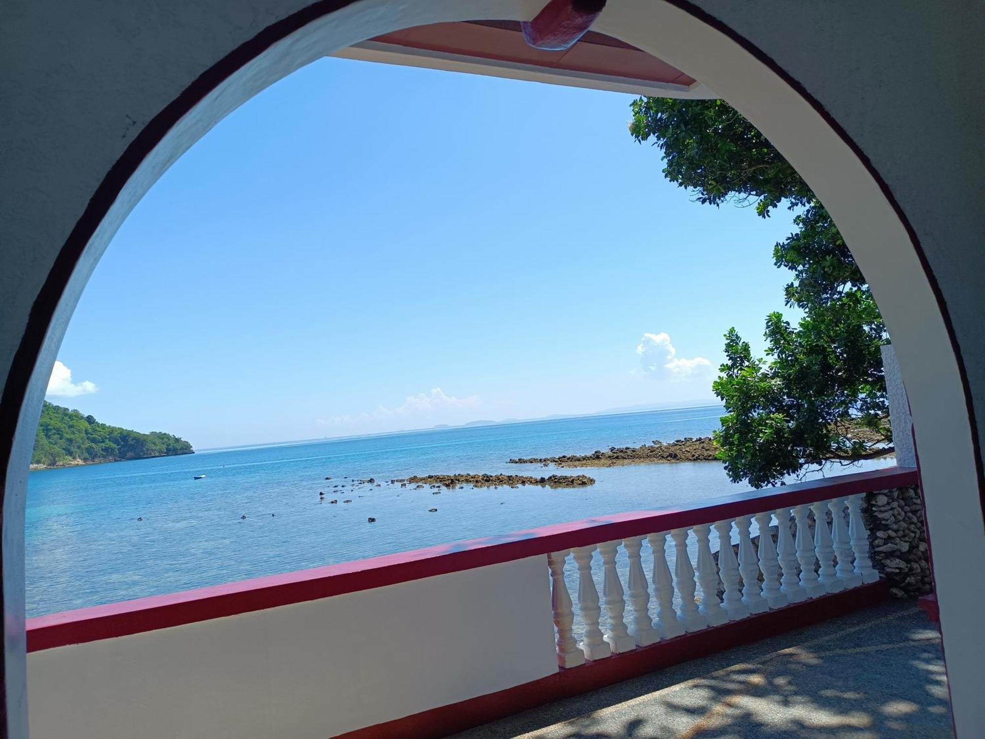 Blue Crystal Beach Resort Puerto Galera Exterior foto