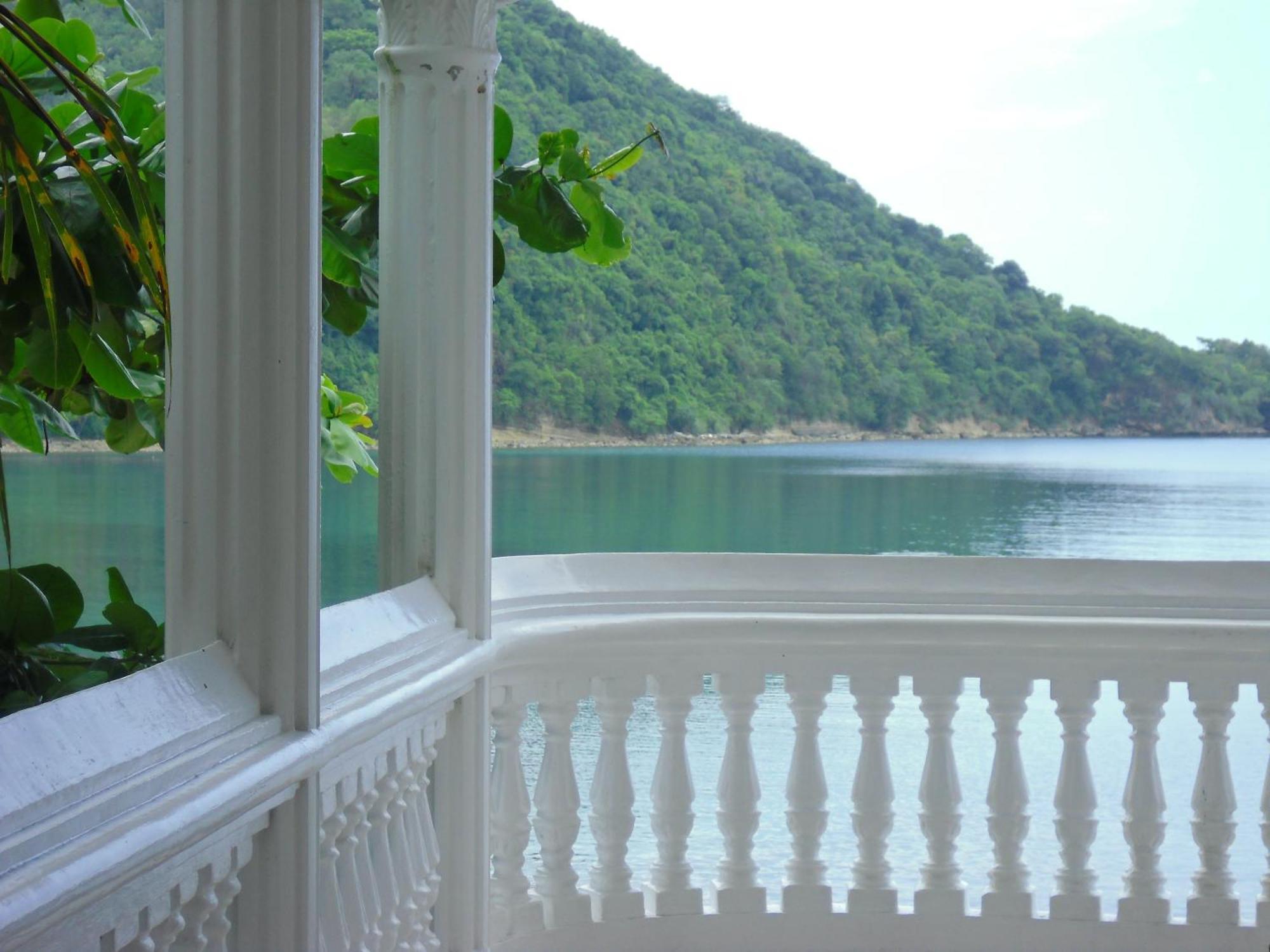 Blue Crystal Beach Resort Puerto Galera Exterior foto