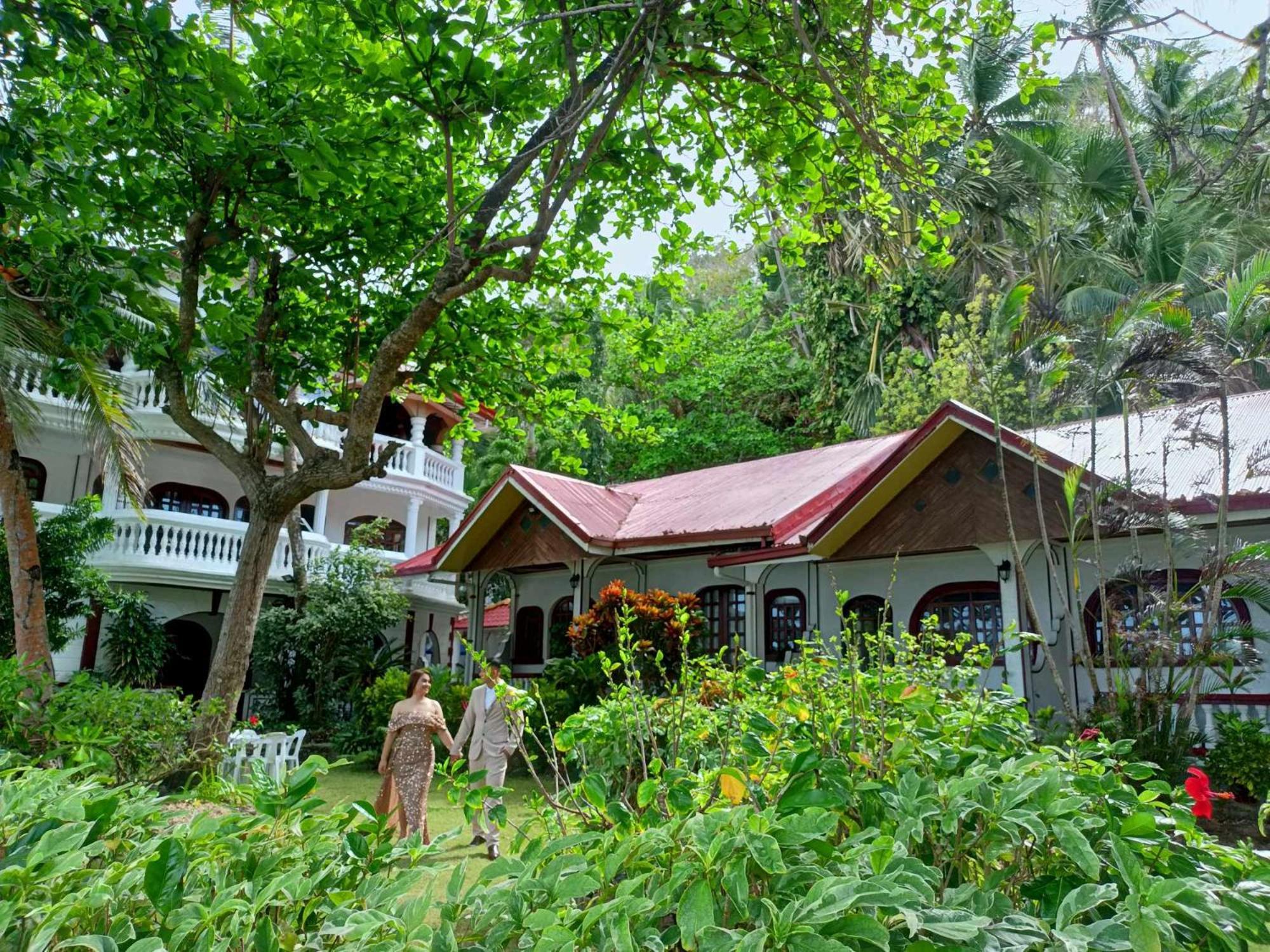Blue Crystal Beach Resort Puerto Galera Exterior foto